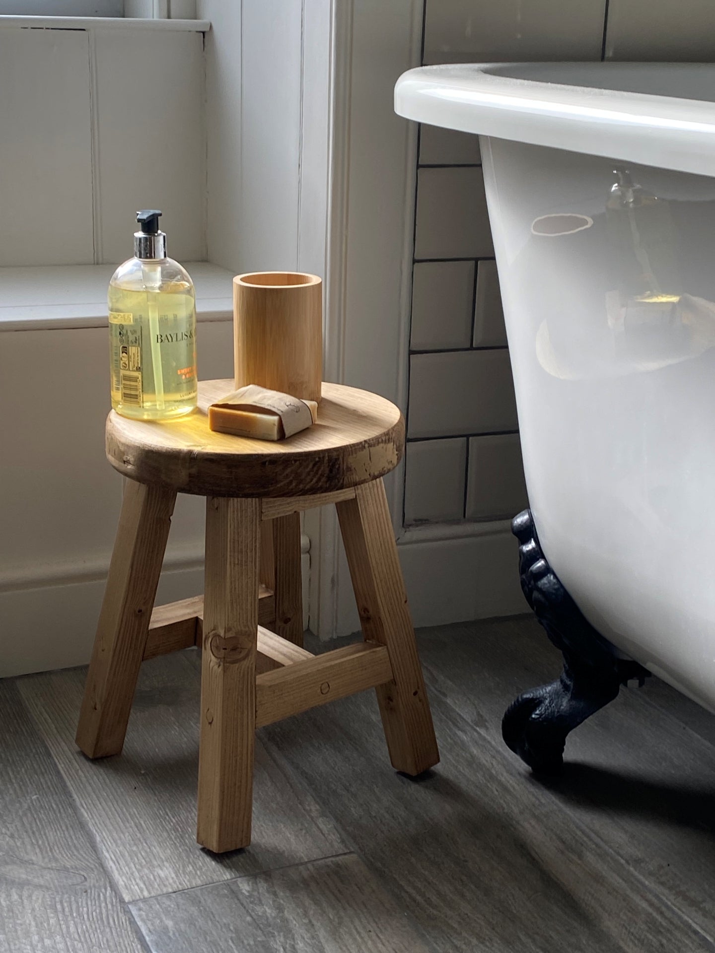Rustic stools – Highland Woodworker